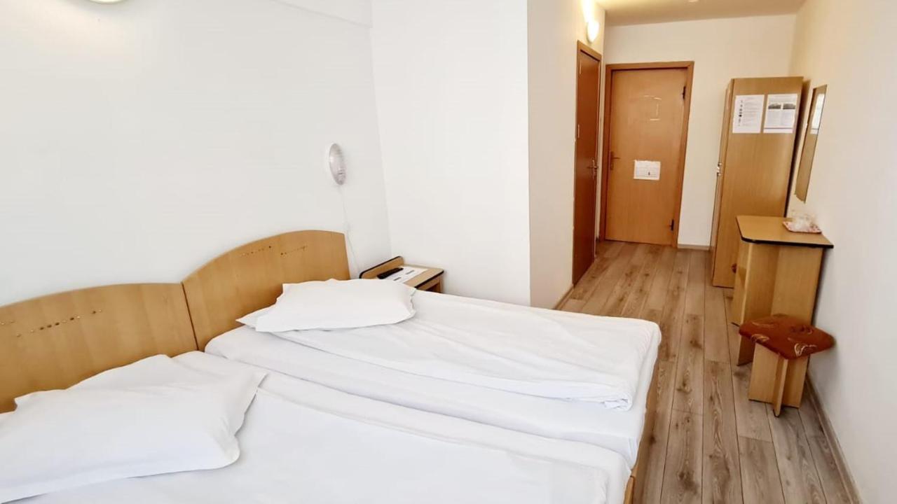 ياش Hotel Victoria المظهر الخارجي الصورة