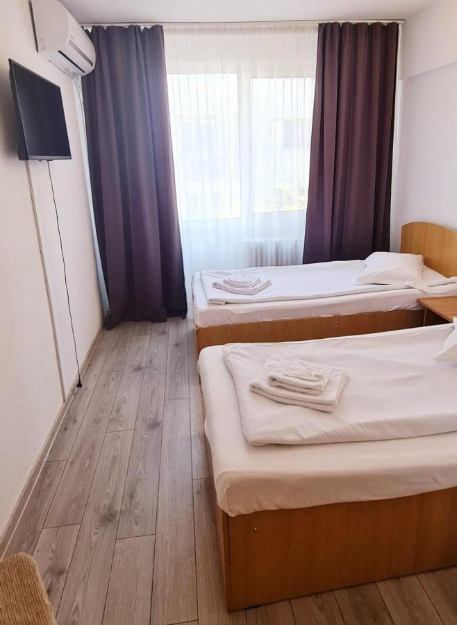 ياش Hotel Victoria المظهر الخارجي الصورة